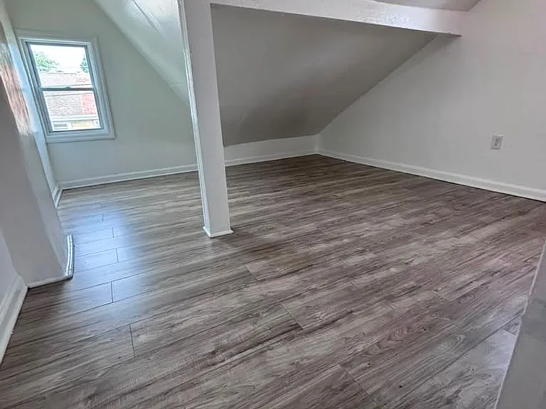 739 Beatty St — Photo 12