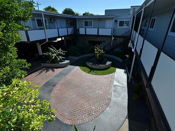 4th image of 1840 Richmond Ave APT 29