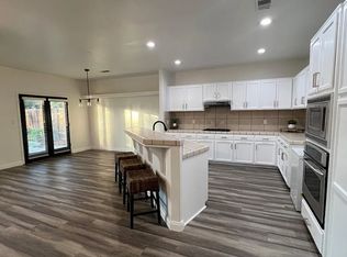 10914 New Forest Dr, Bakersfield, CA