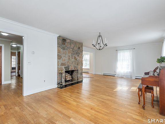 5th image of 12 Quaker Ridge Road