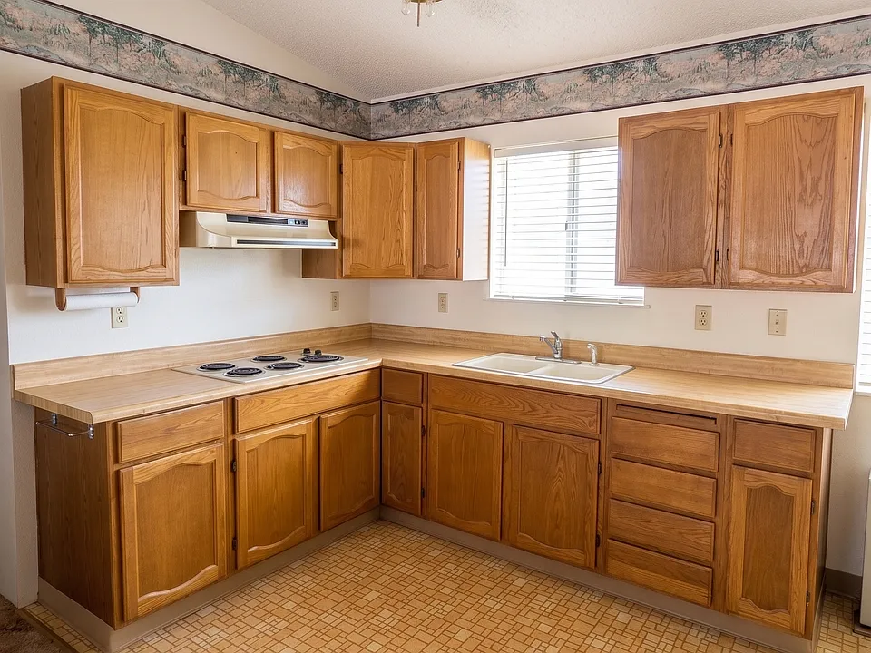 686-800 Bamboo Way