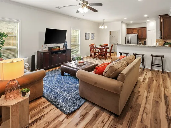 3620 Kenyon Dr, College Station, TX 77845