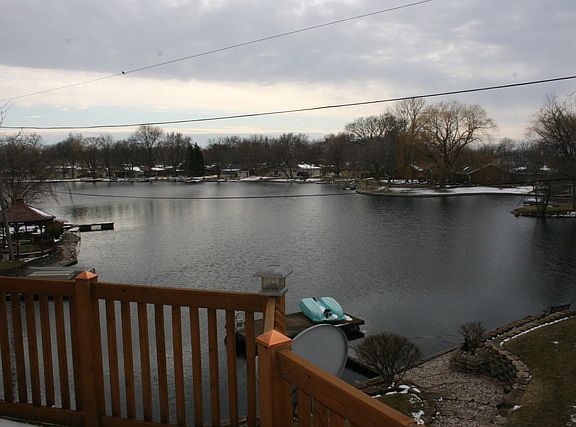 3rd image of 735 Lakeview Dr