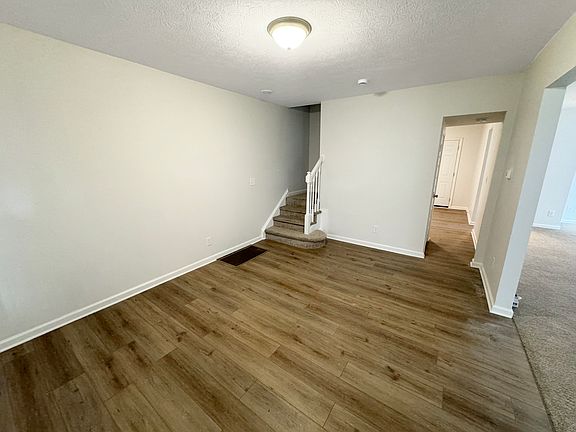 3rd image of 3109 N Kenwood Ave