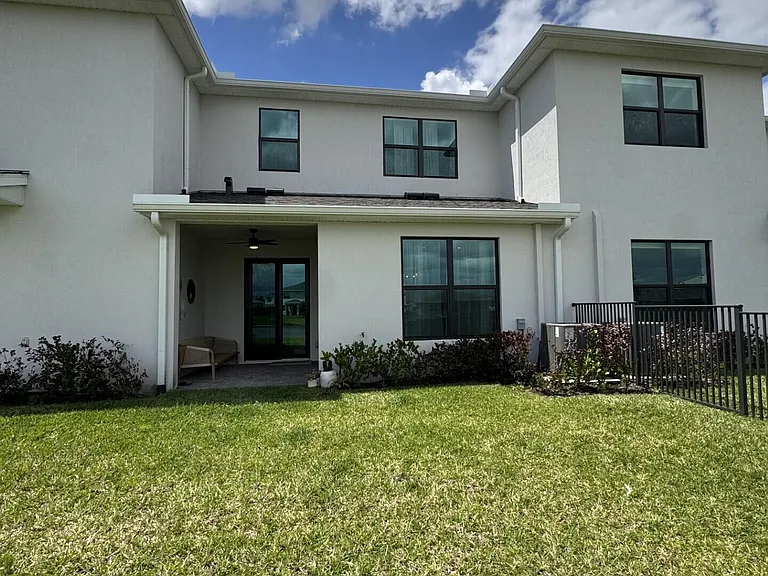 14083 SW Thorens Dr — Photo 31