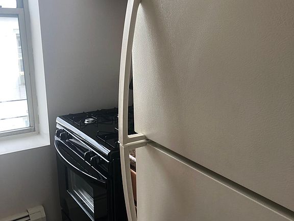 2nd image of 203 Hamilton Ave APT 4E