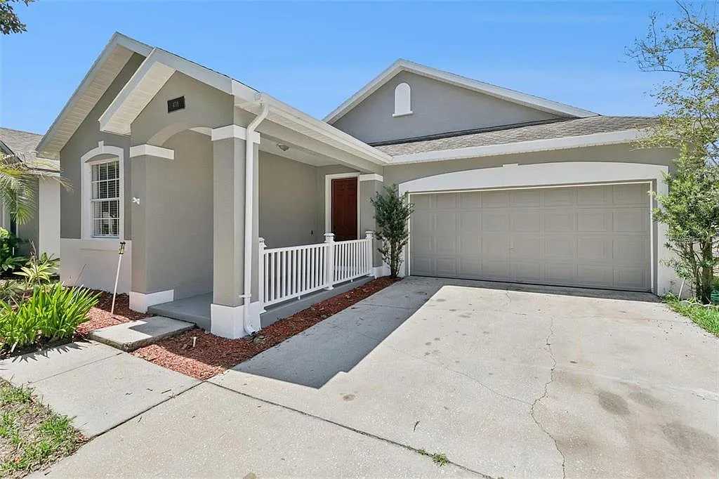 3 bed, 2.0 bath, 1911 sqft, $3,000 — Photo 4