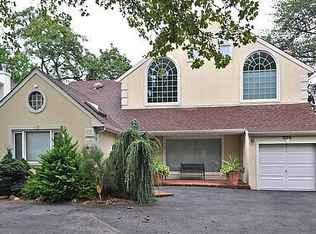 514 Hazel Dr, Woodmere, NY 11598