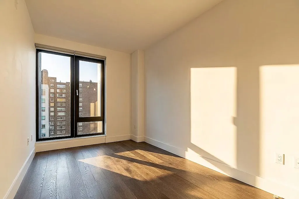 227 Lexington Avenue — Photo 4