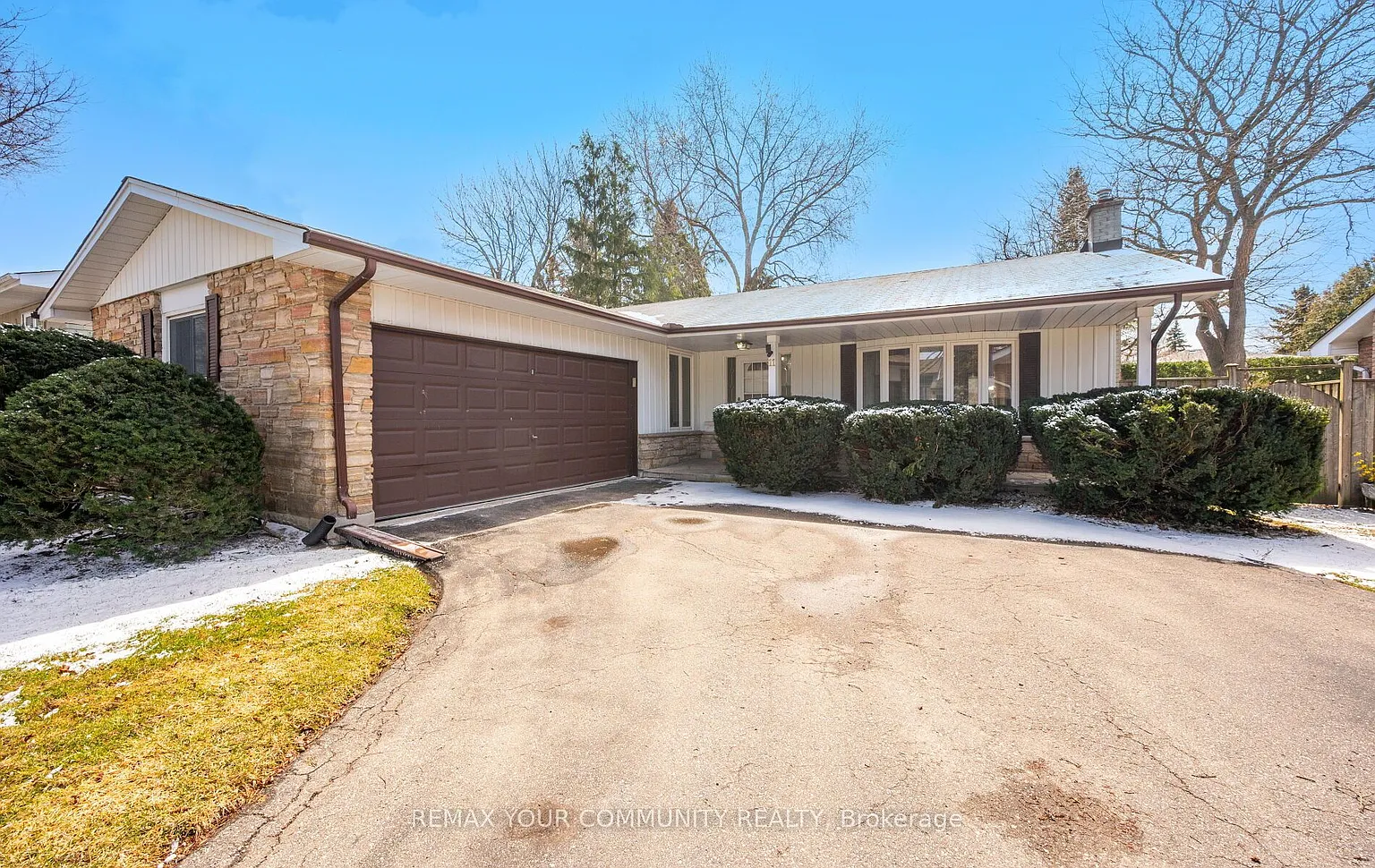 11 Glenview Dr photo 1