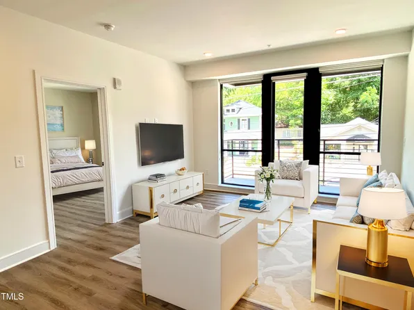 615 W Peace St #203, Raleigh, NC 27605