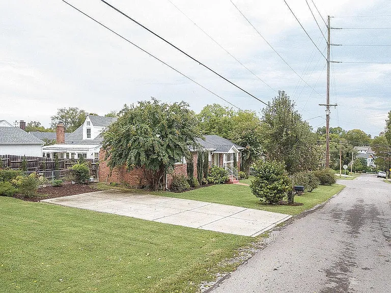 3705 Oxford St — Photo 5