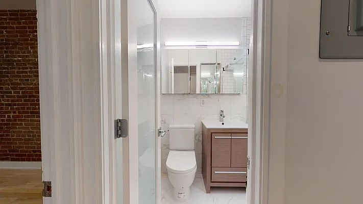 Rented by Bond New York | media 8