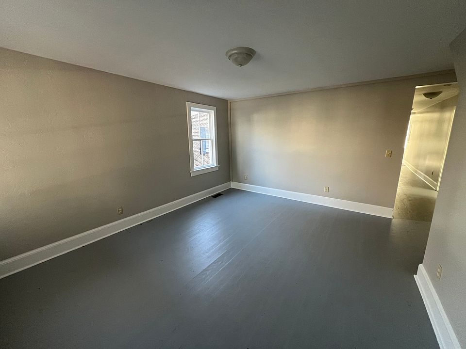 Entry/Family Room
