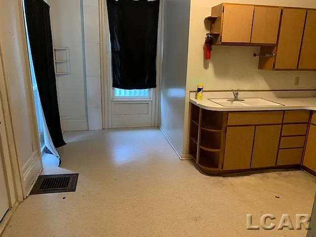 1 bed, 550 sqft, $750 — Photo 3