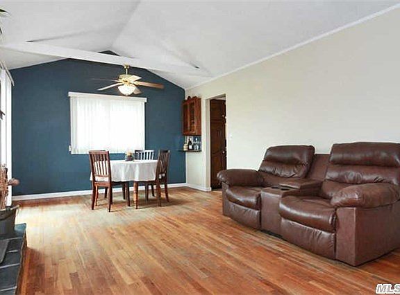 4th image of 401 Spangle Dr