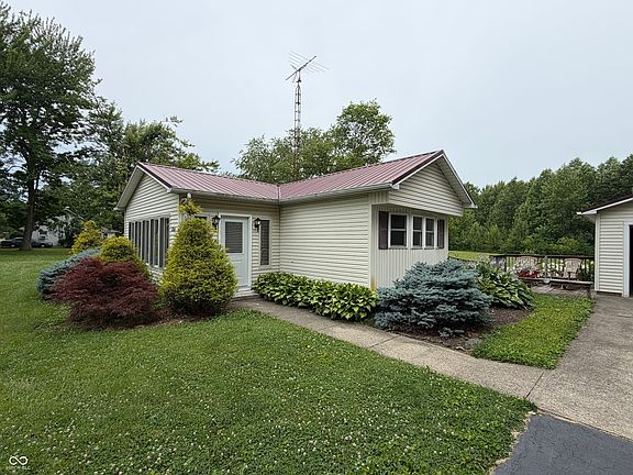 3rd image of 204 Spring St