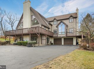 108 Meadow View Dr, Reading, PA 19605