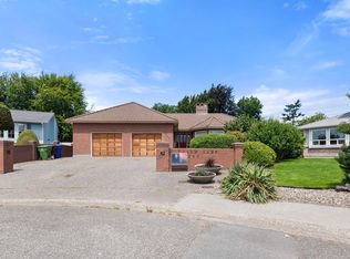 6958 Coach Lamp Dr, Chilliwack, BC V2R 2X6