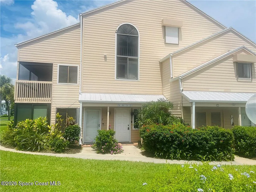 1 bed, 1.5 bath, 850 sqft, $1,950 — Photo 1
