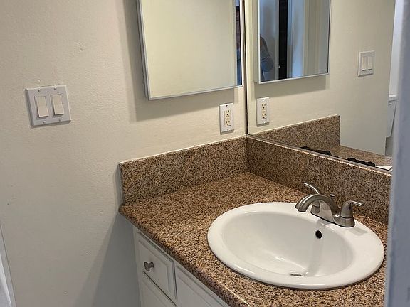 4th image of 1260 E Walnut Ave #33