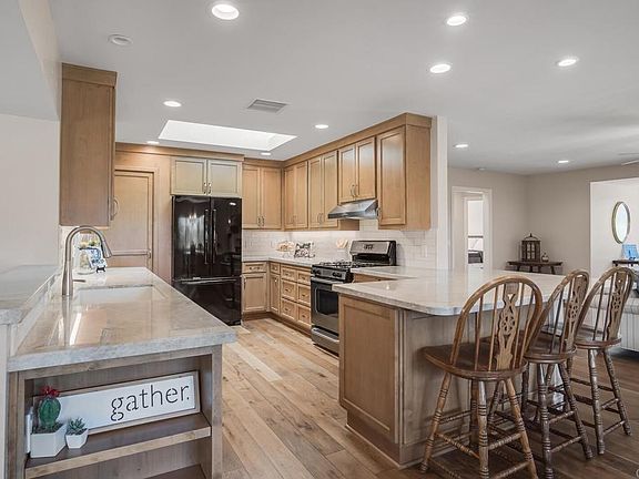 3rd image of 2211 Winterwarm Dr