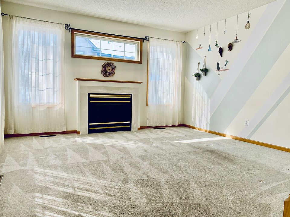 1st image of 1066 Lovell Ave W