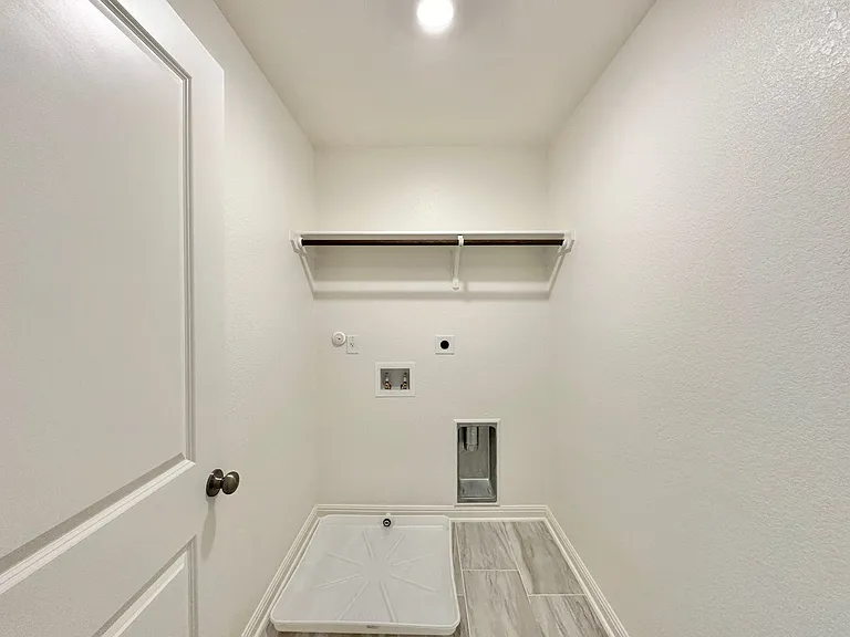 5913 Betty Lou Dr — Photo 13