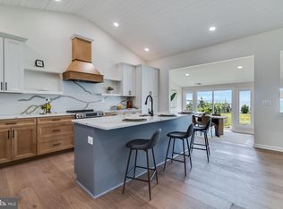 20404 Riverview Dr, Coltons Point, MD 20626