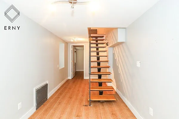 Rented by Commercial Capital Resources INC | media 28