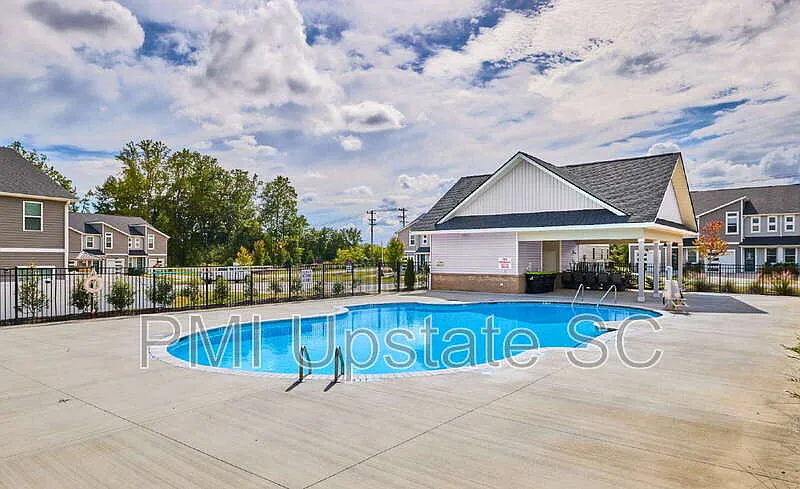 4 bed, 3.5 bath, 1810 sqft, $1,850 — Photo 2