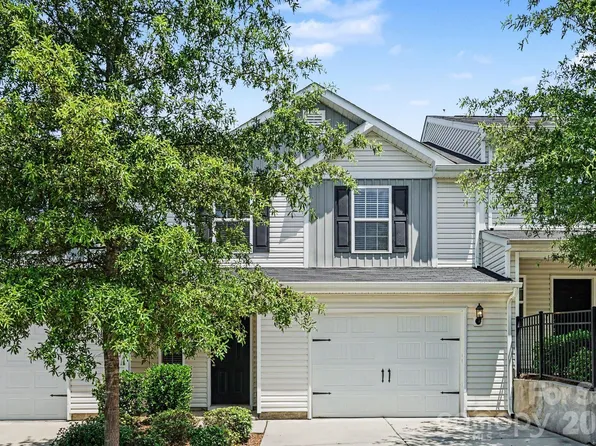 2240 Latimer Ln, Charlotte, NC 28214