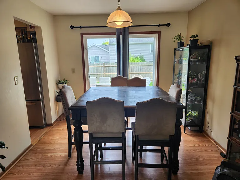 827 Boxwood Dr — Photo 4