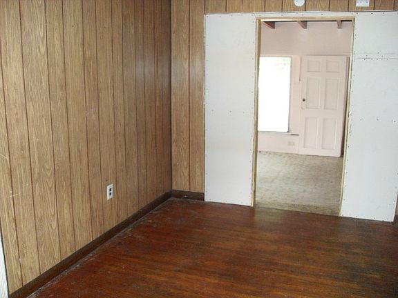 4th image of 1125 NW 110th St