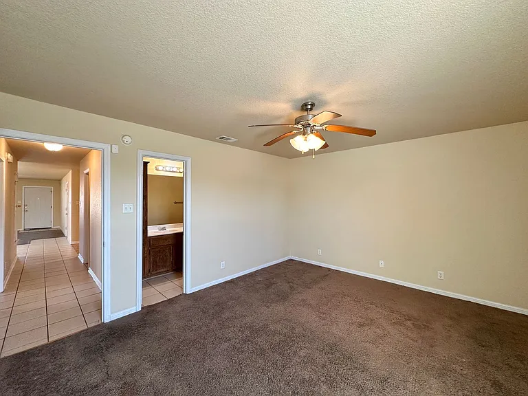 4304 Elms Run Cir — Photo 21