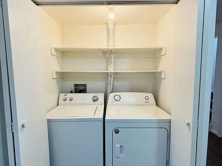 306 Shenandoah Cir — Photo 5
