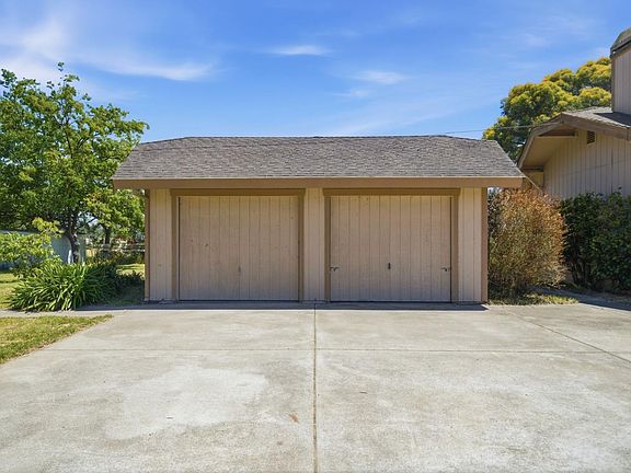 4th image of 4016 - 4018 Walker Avenue