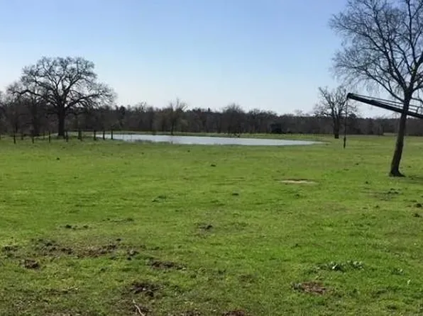 44 Lake Falls Ln, Huntsville, TX 77320