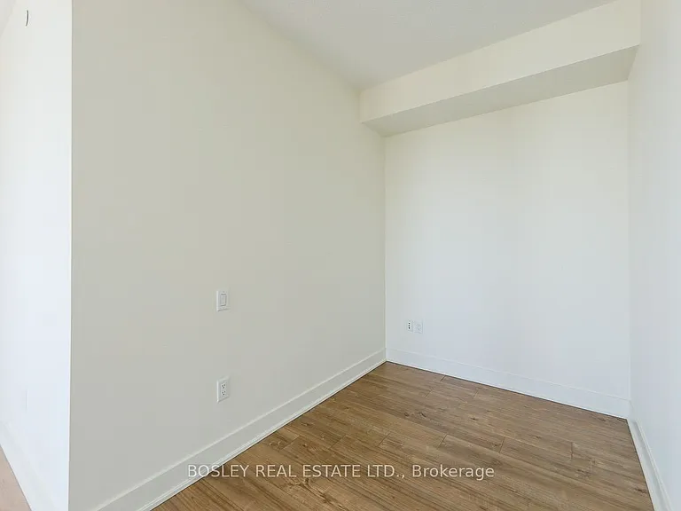 30 Roehampton Ave #3403 — Photo 23
