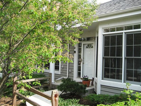 2nd image of 2S741 Parkview Dr