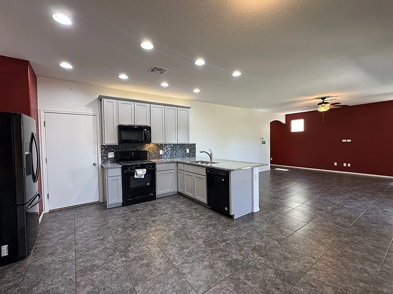 5244 Encanto Dr — Photo 7