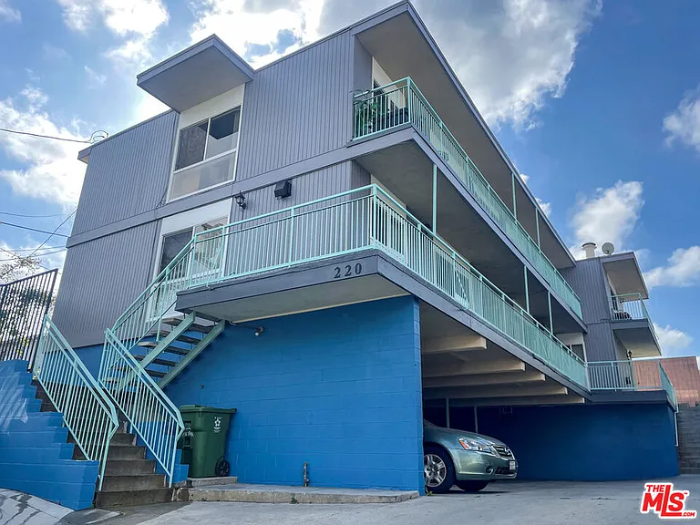220 E Hyde Park Blvd #1 — Photo 8