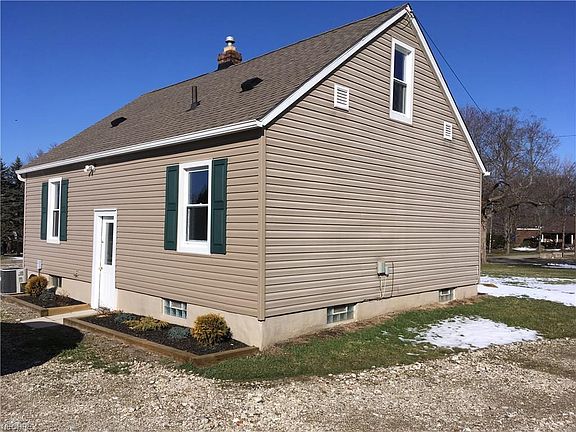 3rd image of 1408 Newton St