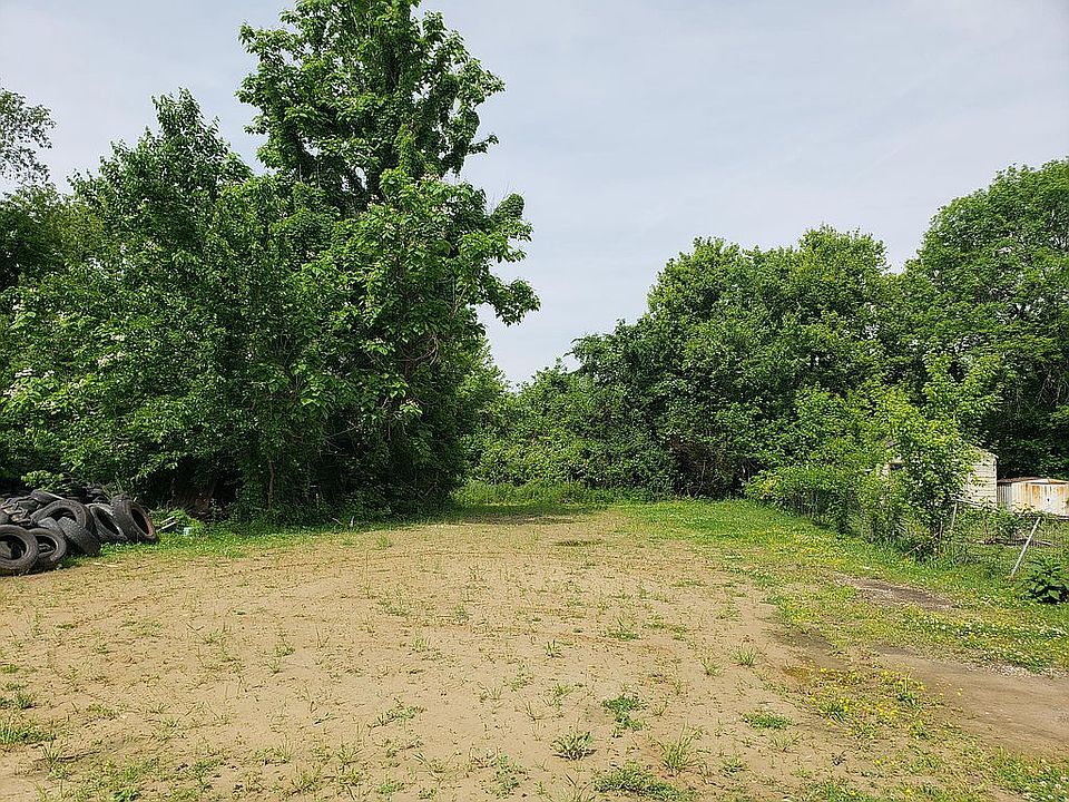 1st image of 321 Bowen Ln