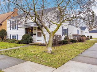 9500 Henrietta Ave, Brookfield, IL 60513