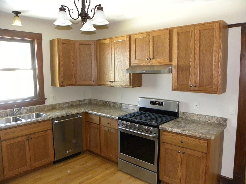 Kitchen Dishwasher, Range and Range Hood