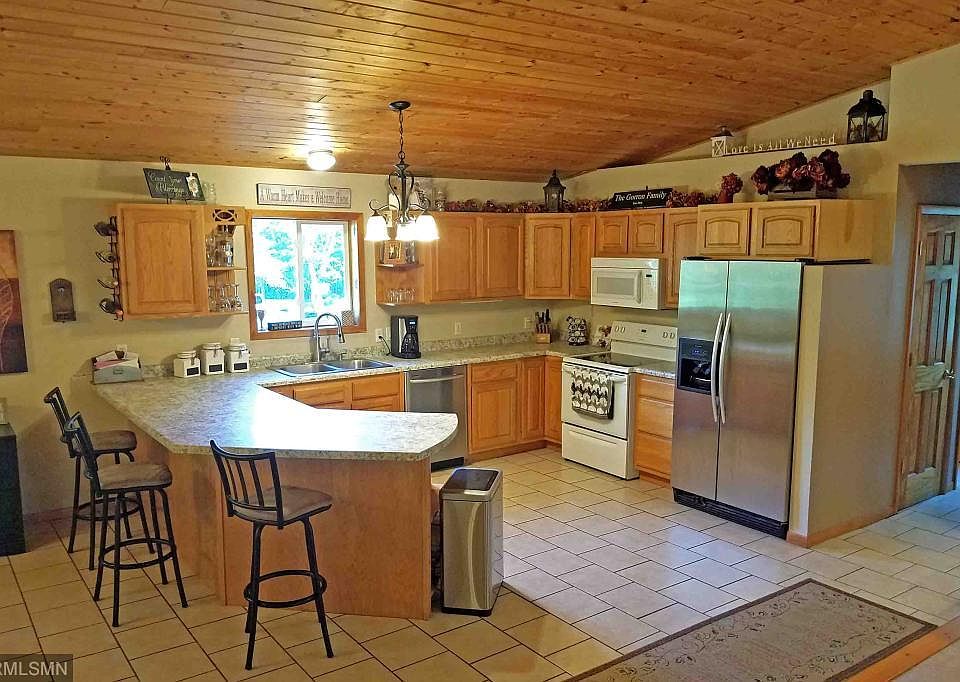 2nd image of 31131 Wildwood Ln