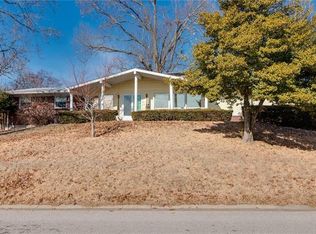 2323 S River Rd, Saint Charles, MO 63303