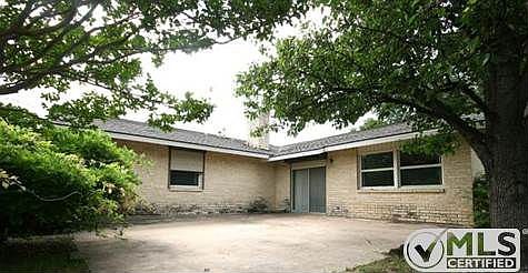 4th image of 923 Redwood Dr