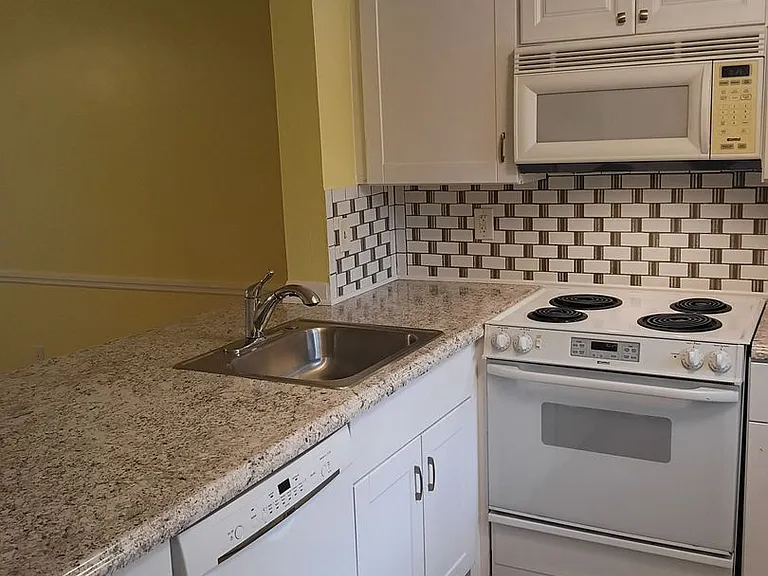 1301 Pridgen Rd #501 — Photo 4
